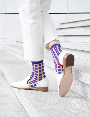 Atelier St Eustache chaussettes transparentes mode femme graphiques design violet
